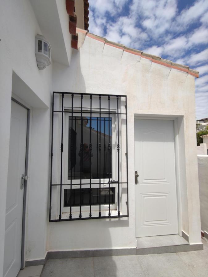 Room Near The Sea Marbella Bagian luar foto